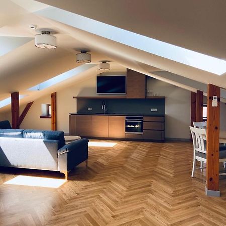לייפאז'ה Roze Republikas Apartments מראה חיצוני תמונה